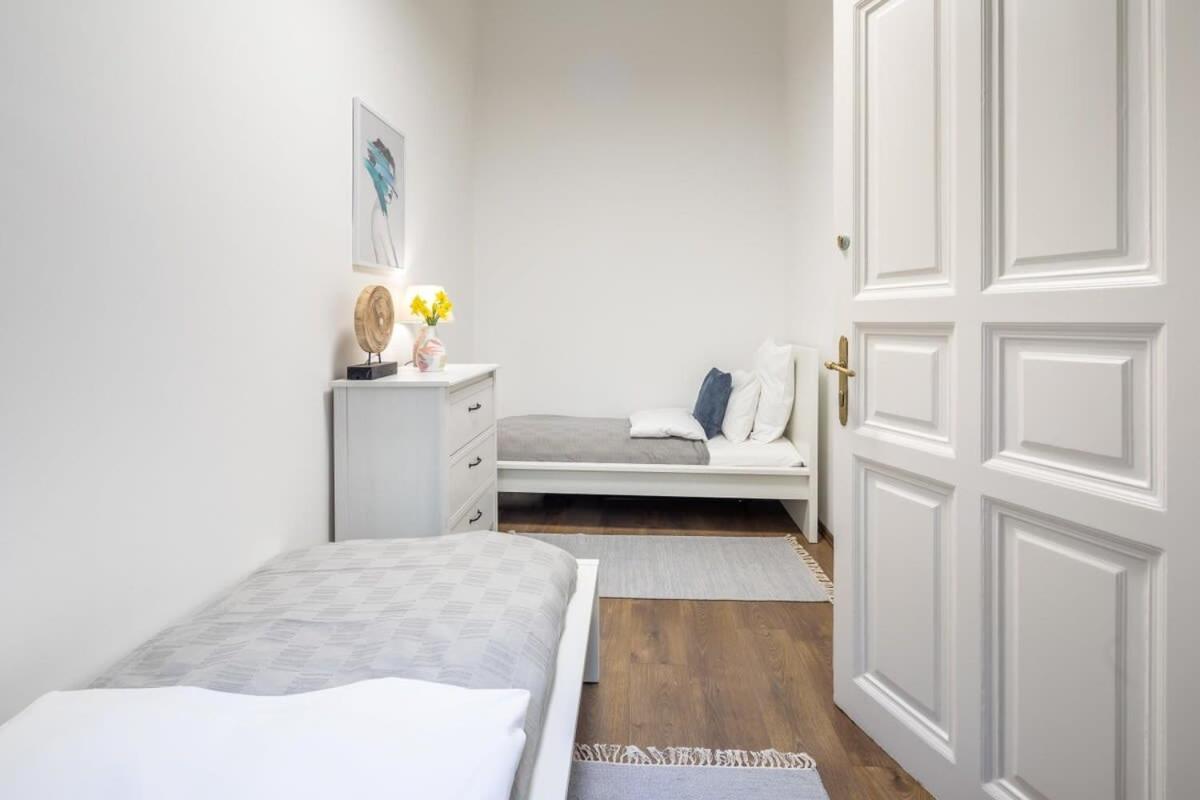 Apartament Very Large With Air Conditioning Budapesta