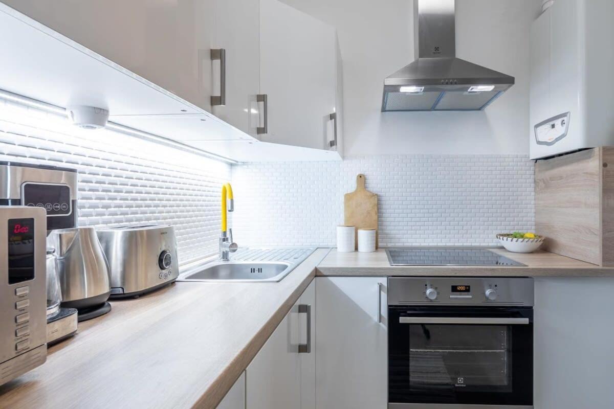 Very Large With Air Conditioning Apartament *